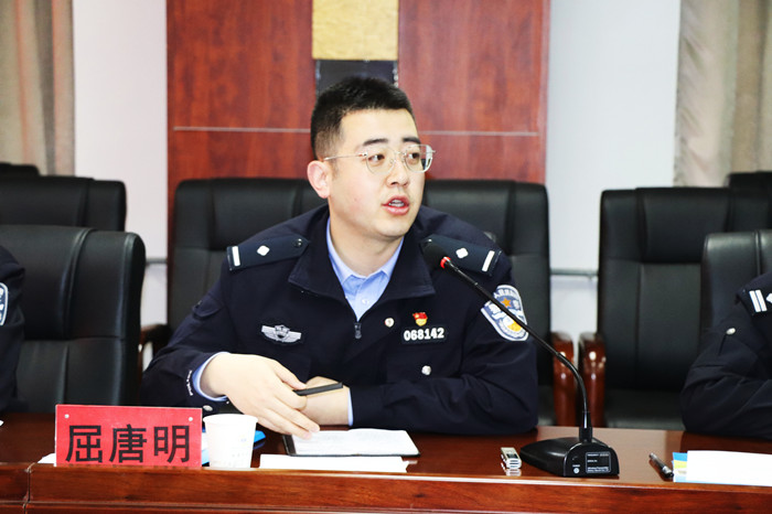 屈唐明传达公安机关进校园精准宣传四项工作任务 屈唐明传达公安机关进校园精准宣传四项工作任务