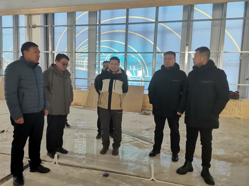 开学在即，安全先行：刘明学副校长带队开展开学前校园安全隐患大排查