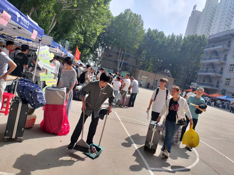 保洁打扫迎新现场卫生 保洁打扫迎新现场卫生