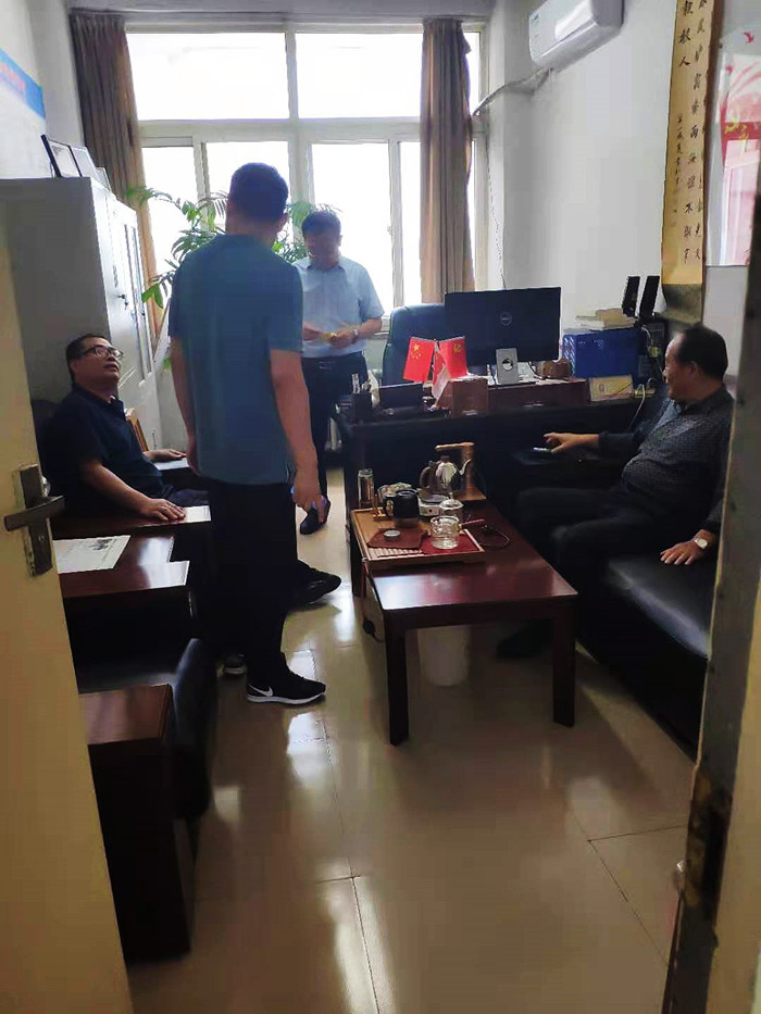 安保干部开学初走访二级学院 安保干部开学初走访二级学院