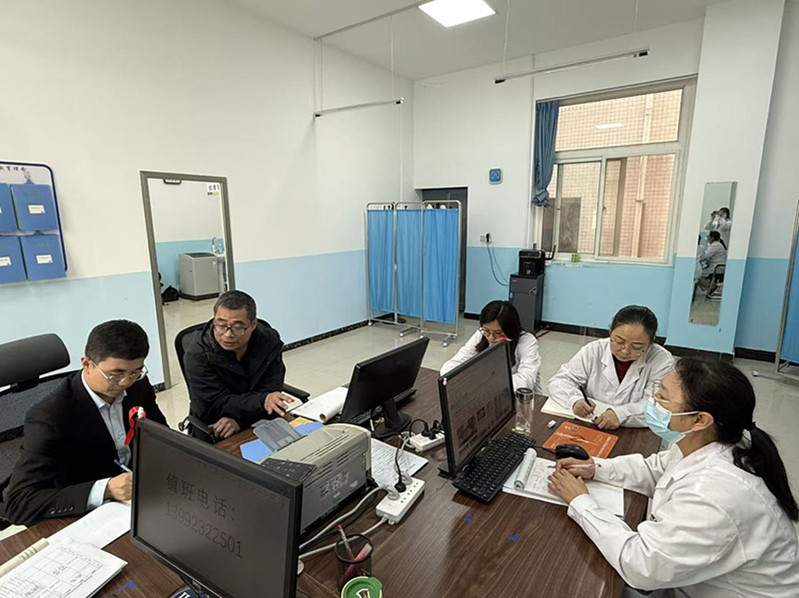 卫生所召开工作会议 推进健康学校建设与规范管理