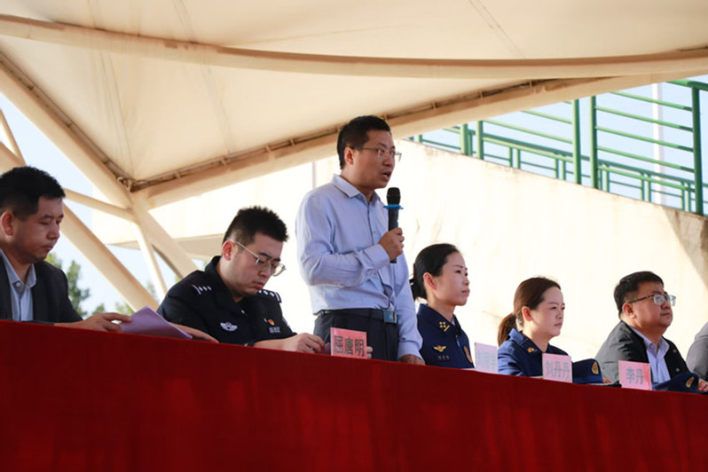 刘明学副校长出席大会并讲话 刘明学副校长出席大会并讲话